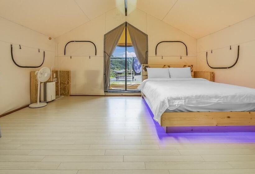פנסיון Gapyeong Cheongchun Glamping & Caravan