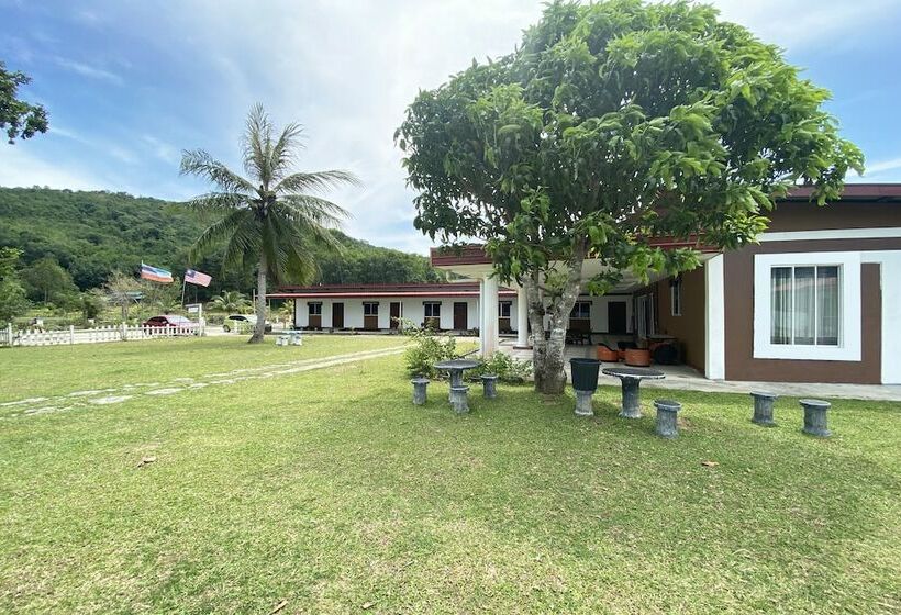 펜션 Oyo Home 90319 Ambong Bay Resthouse Homes