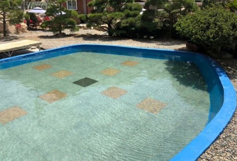 Wanju Haneurarae Cheotjip Pension