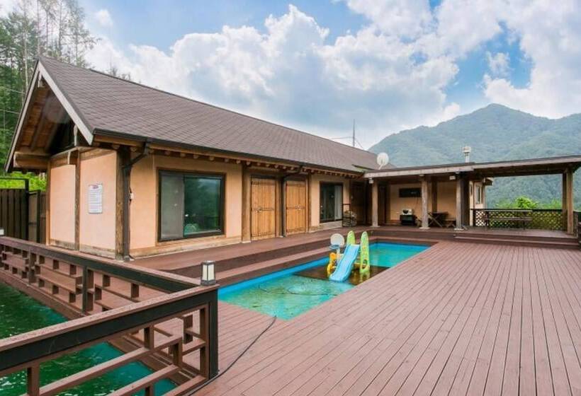 Youngwol Dudeokgol Hyu Pension