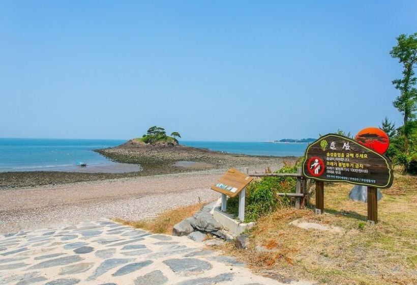 Buan Surak Pension