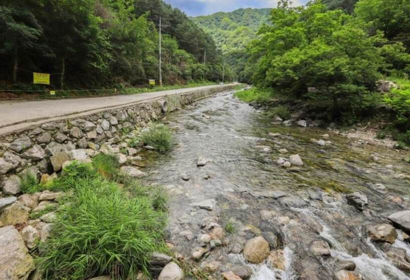 Gapyeong Chueok Mandeulgi Pension