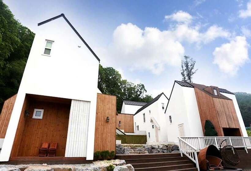 Hongcheon Pool Villa Bjork Pension