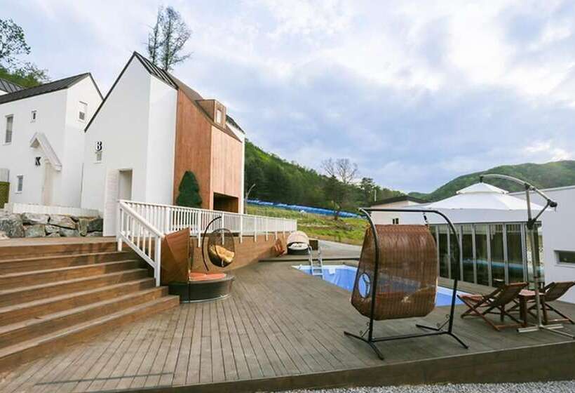 Hongcheon Pool Villa Bjork Pension