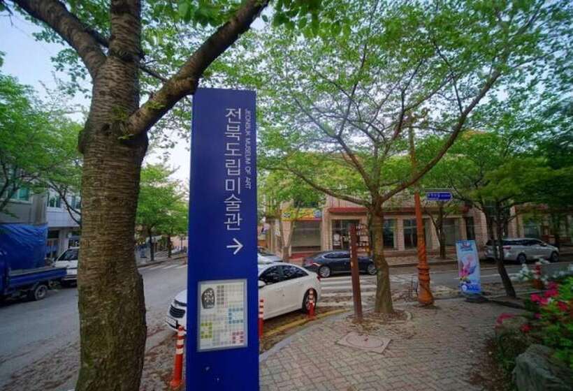 Jeonju Hosumaeul Dusilleene Pension