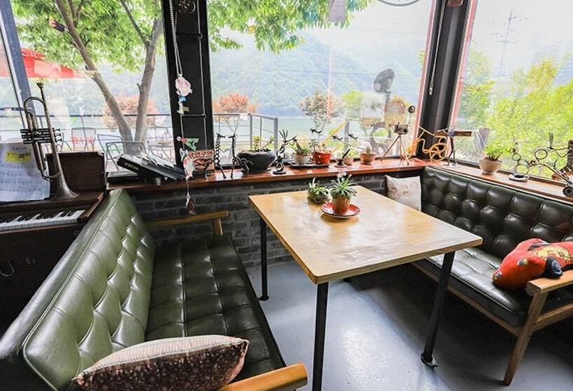 Muju Mulangae Pension