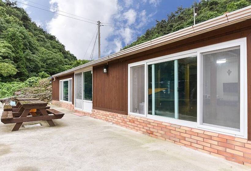 Namhae Yanghwahwangto Pension