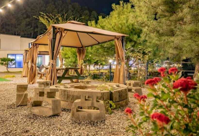 פנסיון Gapyeong High Palace Pool Villa