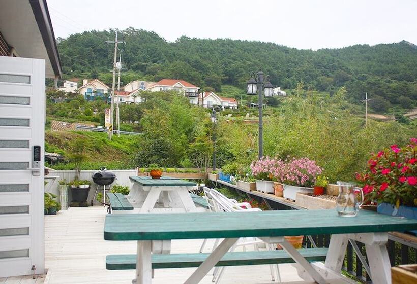 بنسيون Namhae Guest House Mi