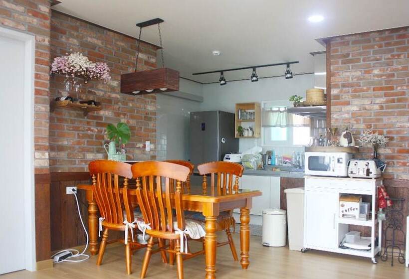 بنسيون Namhae Guest House Mi