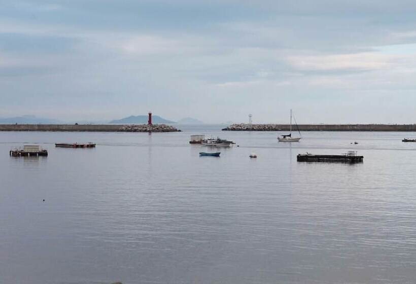 Pensione Namhae Memory Plus Bed And Breakfast