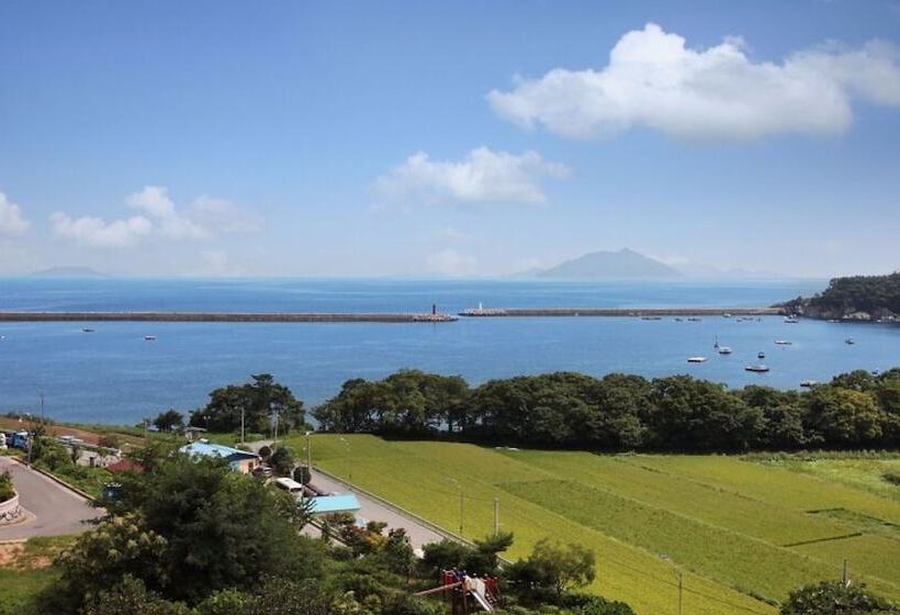 Pensione Namhae Memory Plus Bed And Breakfast