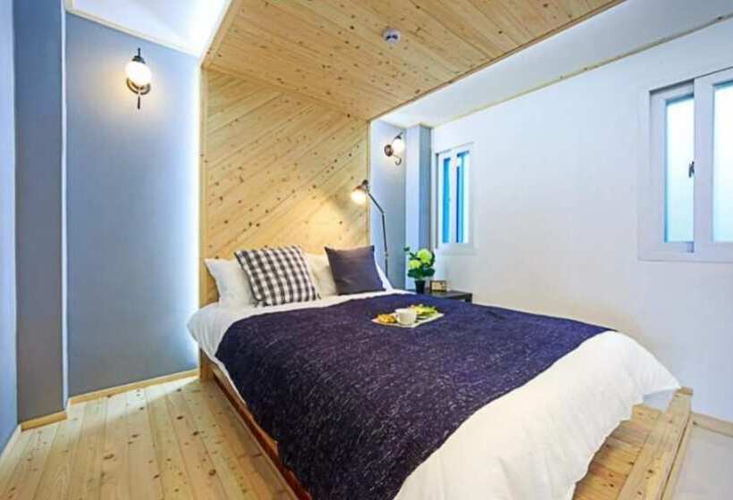 פנסיון Nanhae Jeogsila Pool Villa
