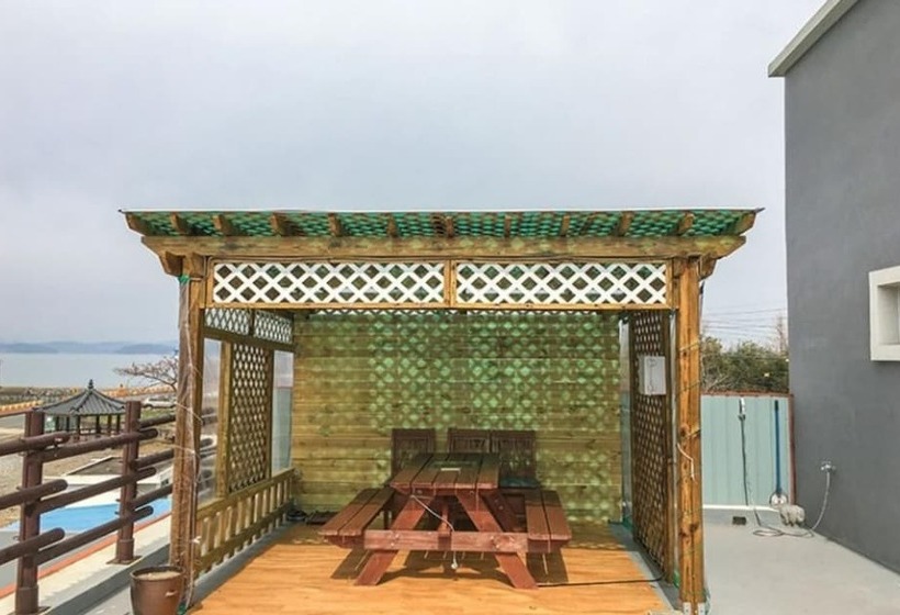 Sacheon Sagyejeol Pension