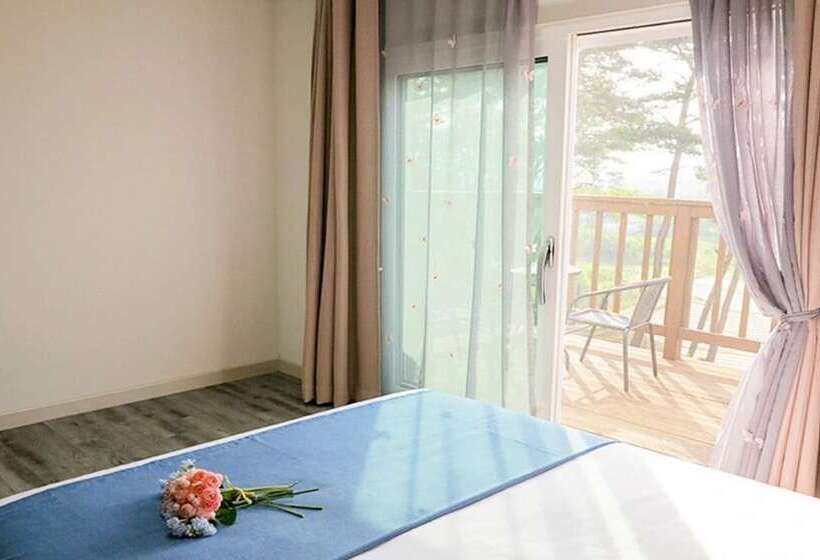 Yangyang Mono Tree Pension