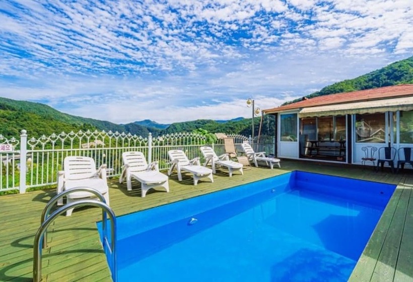 Pensió Gapyeong Eunhasuleuldamda Pool Villa