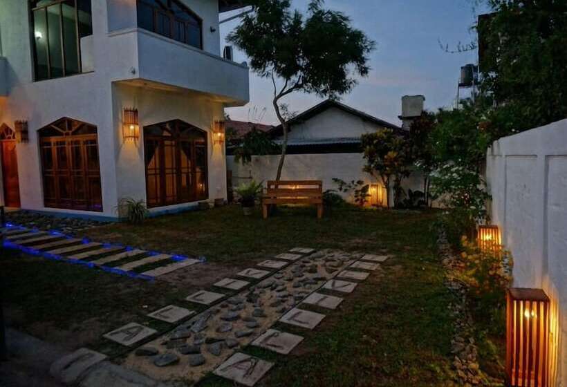 فندق Nathariya Negombo