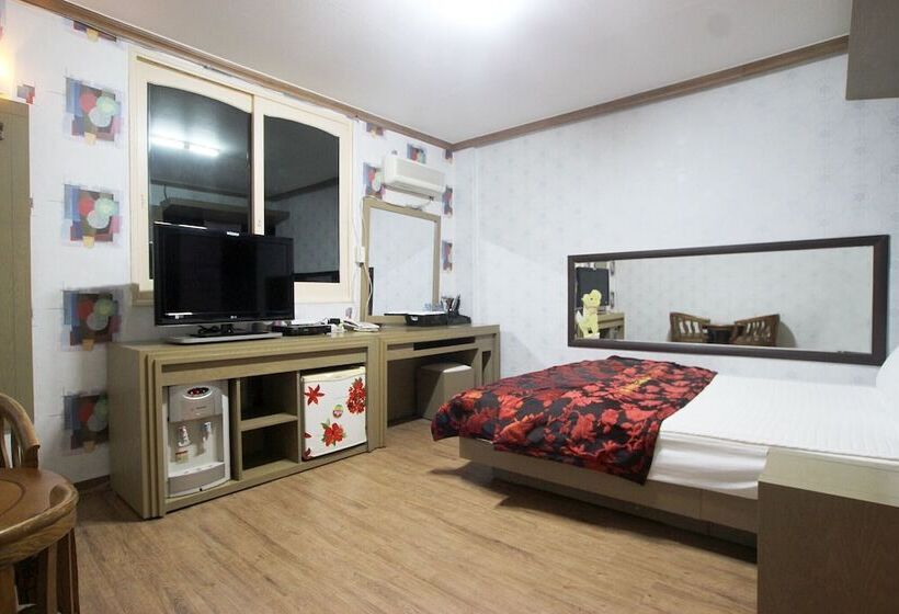 מוטל Andong Plus