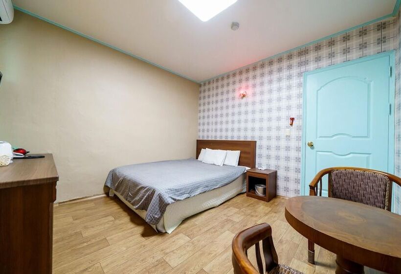 汽车旅馆 Hongcheon Cello