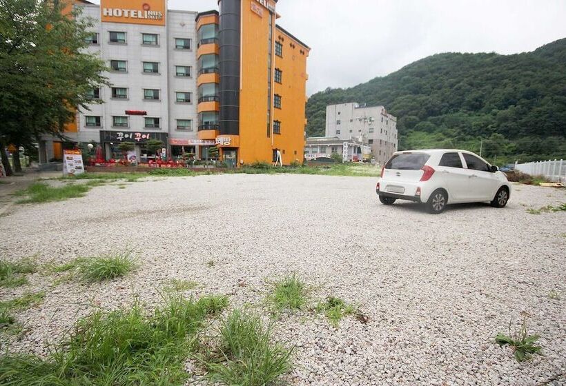 فندق على الطريق Mungyeong Arirang
