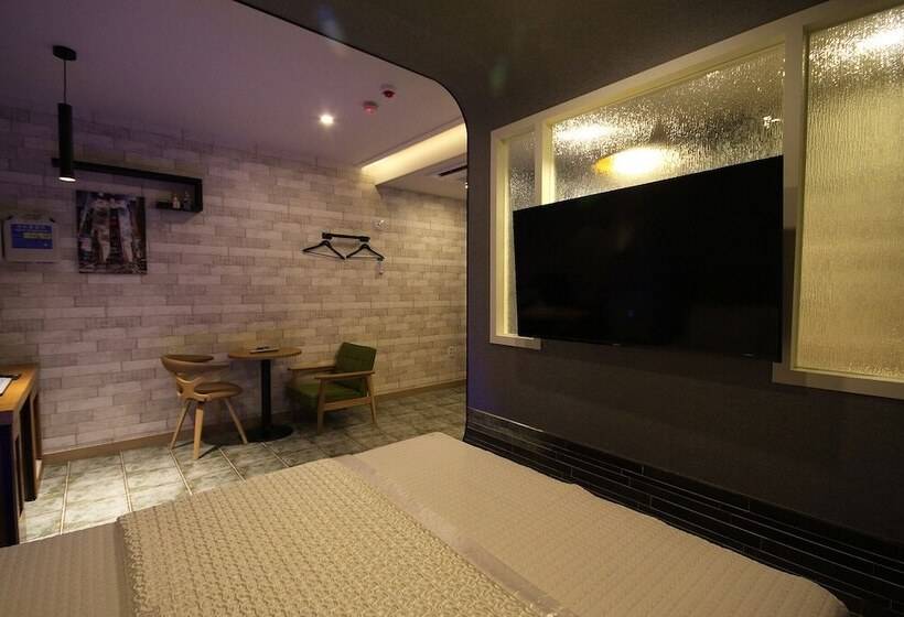 فندق على الطريق Sacheon  2in1