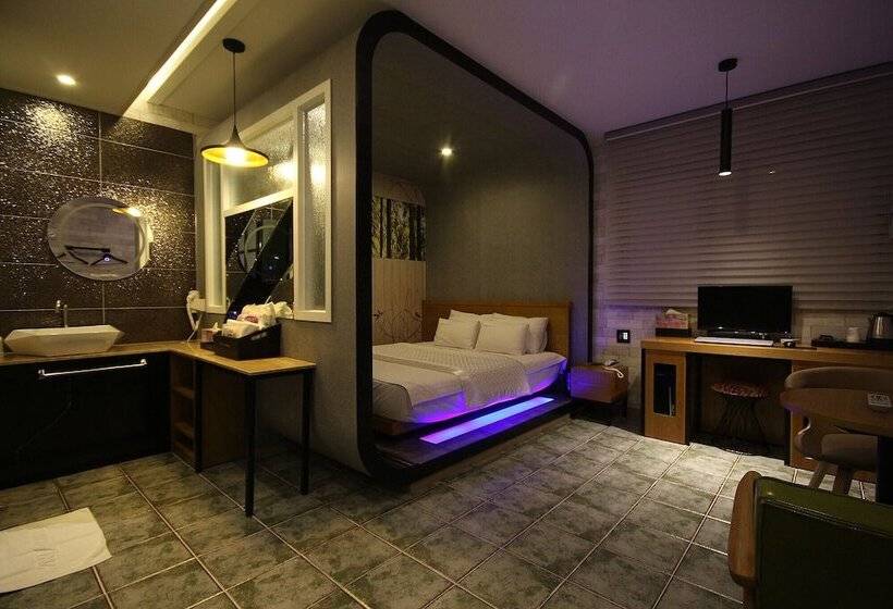 فندق على الطريق Sacheon  2in1