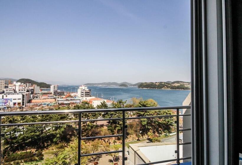 Tongyeong V Motel