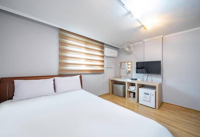 מוטל Uljin Donga