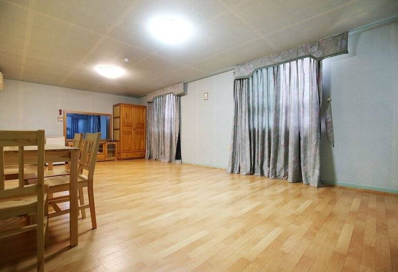Taean  Seohae Motel