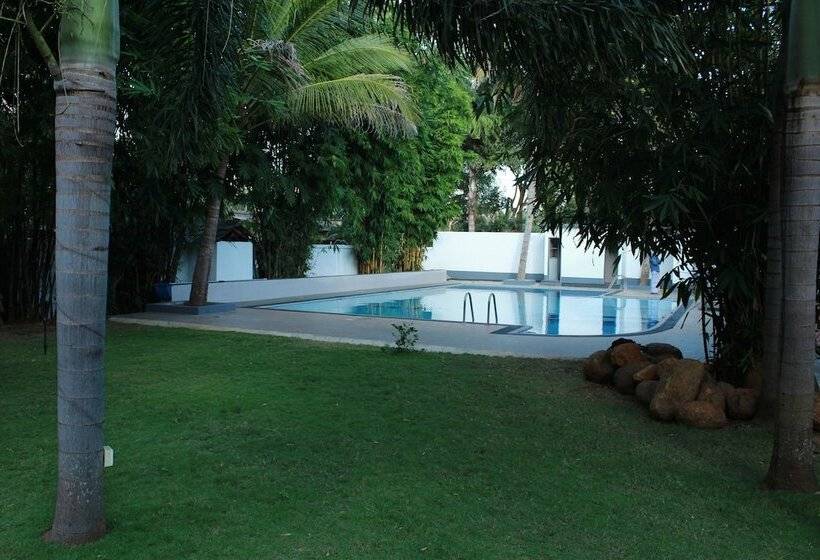 Ananthi Hotels