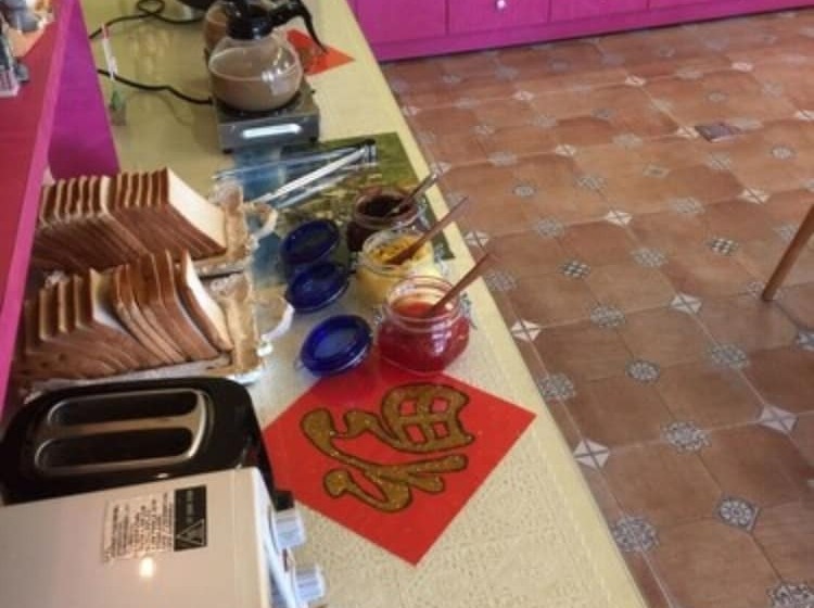 تختخواب و صبحانه Le Miel