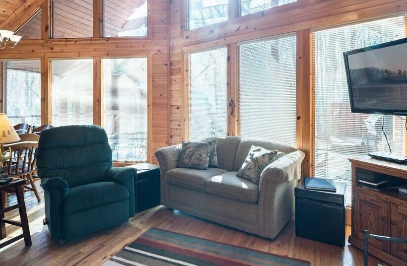 Deer Trail Includes Sunken Hot Tub And Wood Fireplace By Redawning