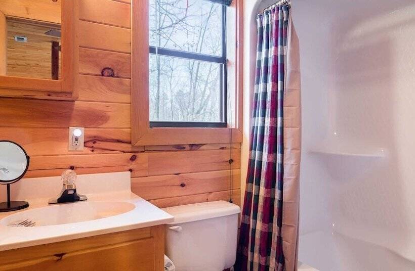 Deer Trail Includes Sunken Hot Tub And Wood Fireplace By Redawning