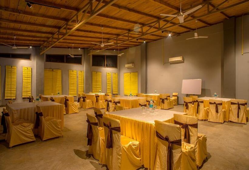فندق Beyond Stay Vasanava Resort Corbett