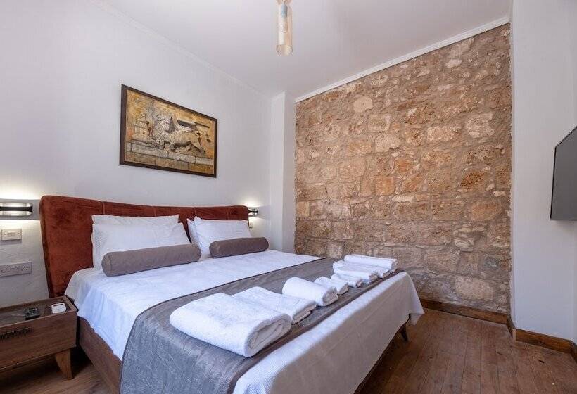 هتل La Regina Veneziana Guest House & Cafe