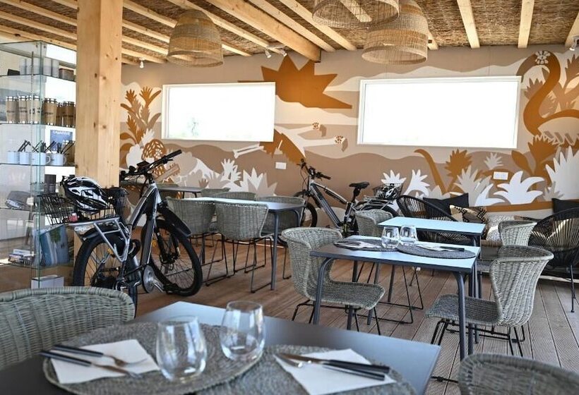 Отель Lodges De Camargue