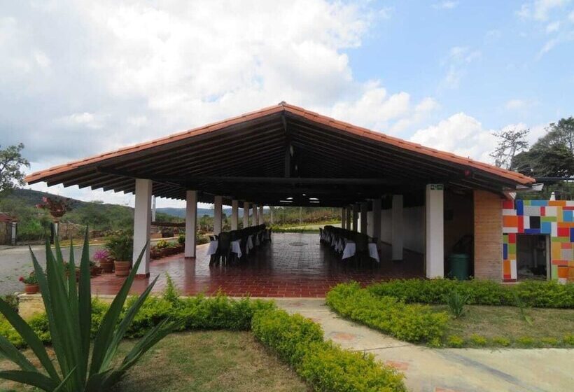 هتل Mirador De Curiti