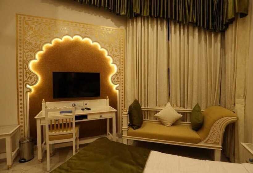 Отель Neonz Resort & Club