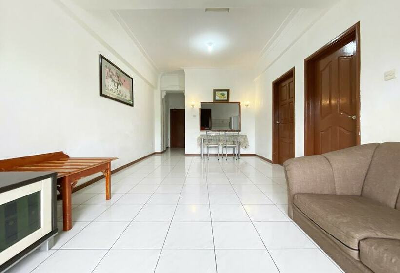 هتل Oyo 90184 Api Api Guesthouse 533