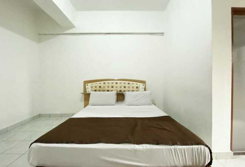 هتل Oyo 90184 Api Api Guesthouse 533