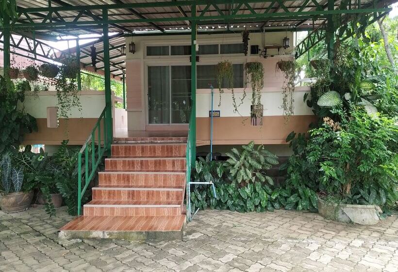 酒店 Rattikanchana Resort