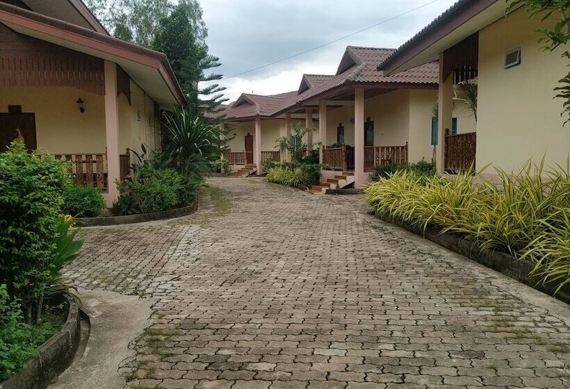 호텔 Rattikanchana Resort