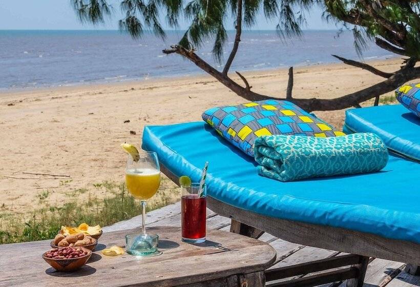 酒店 Saadani Safari Lodge   Bush, River, Beach