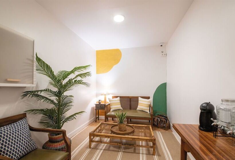 پانسیون Belle époque Self Check In Guest House