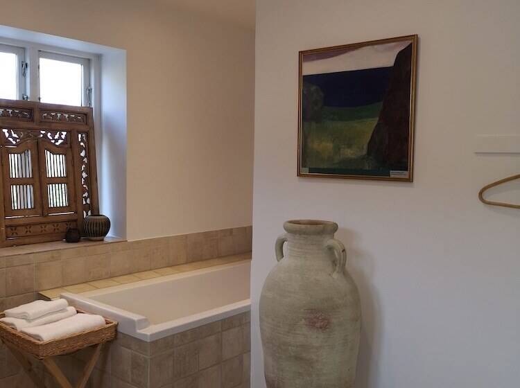 بنسيون Midtgolf Guest House