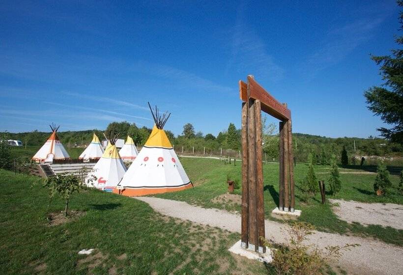 渡假胜地  Indian Village Tipi Tent