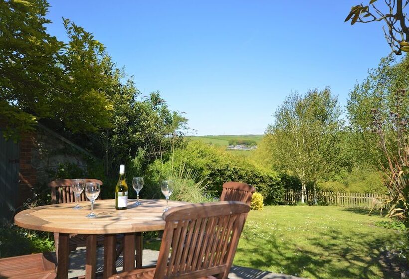 2 Farm Cottages