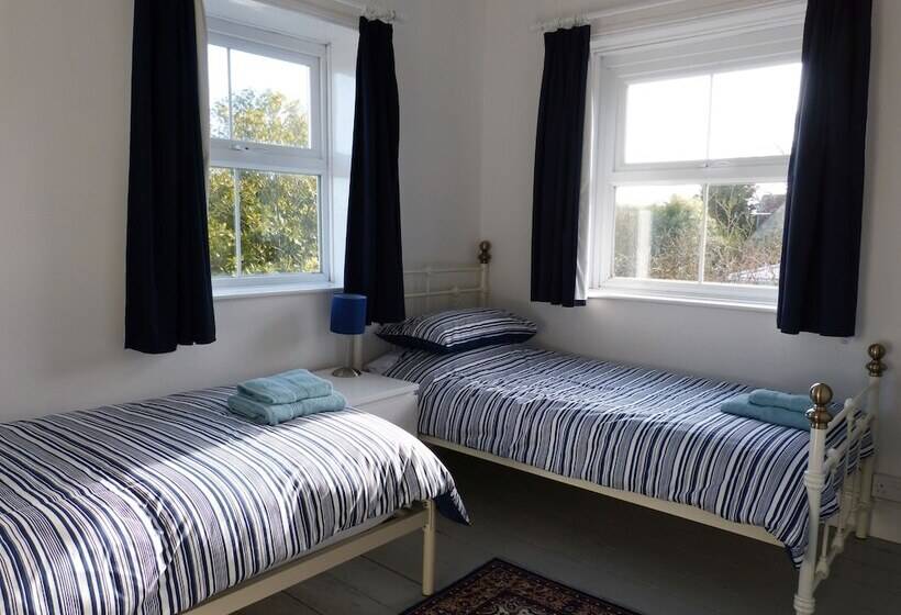 2 Farm Cottages