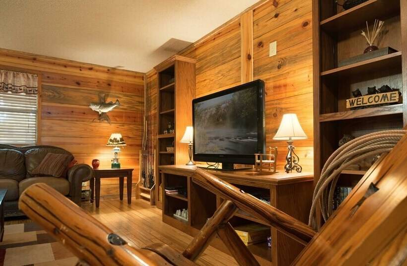 Bear Hollow Cabin With Hot Tub Minutes Away From Beavers Bend State Park And Broken Bow Lake By Reda