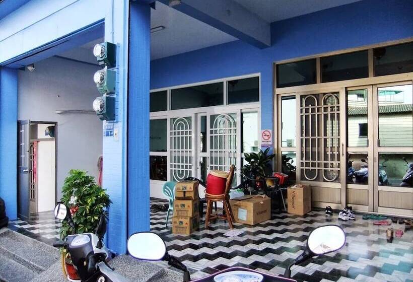 تختخواب و صبحانه Bluesha Homestay